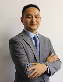 覃俊律师照片